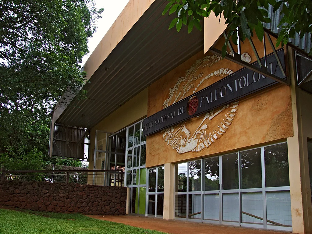 Prédio sede da extinta Rede Nacional de Paleontologia, no bairro de Peirópolis, Uberaba, MG, Brasil