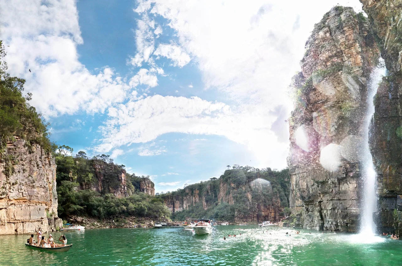 Canyon no lago de Furnas - Capitólio - MG