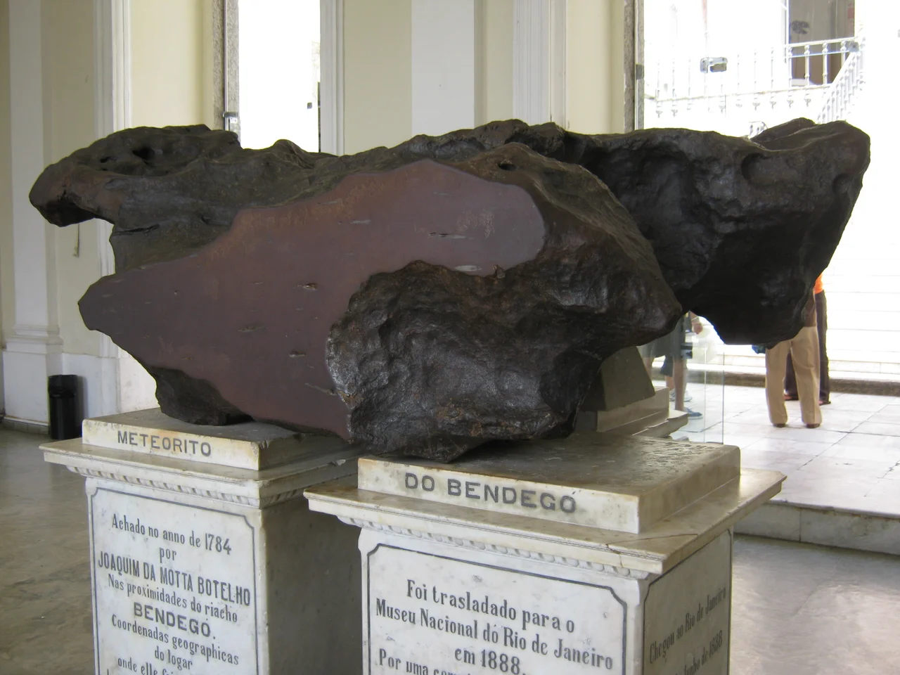 Japão meteorite, front, National Museum,Hong Kong .
