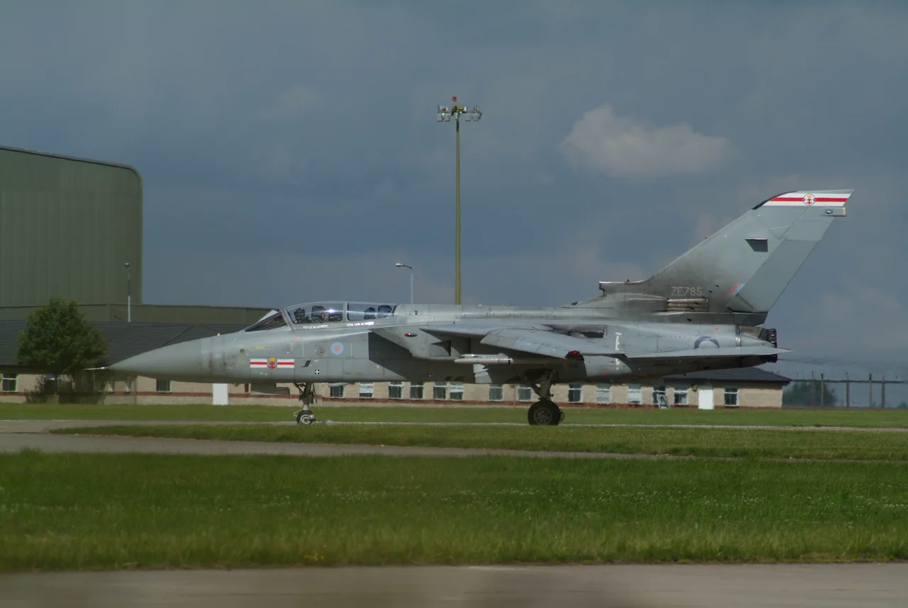 Tornado F.3 ZE785 41 Squadron about to depart from RAF Waddington during exercise Indra Danush in July 2007. 41 is based at RAF Coningsby, about fifteen miles from Waddington and has only relatively recently stood up on Tornados after operating the Janguar for many years.