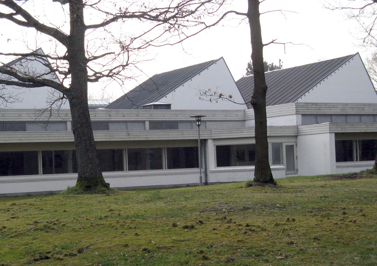 Museum Jorn, main entrance 2017 (Jean Dubuffet on the left, Andreas Slominski on the right)