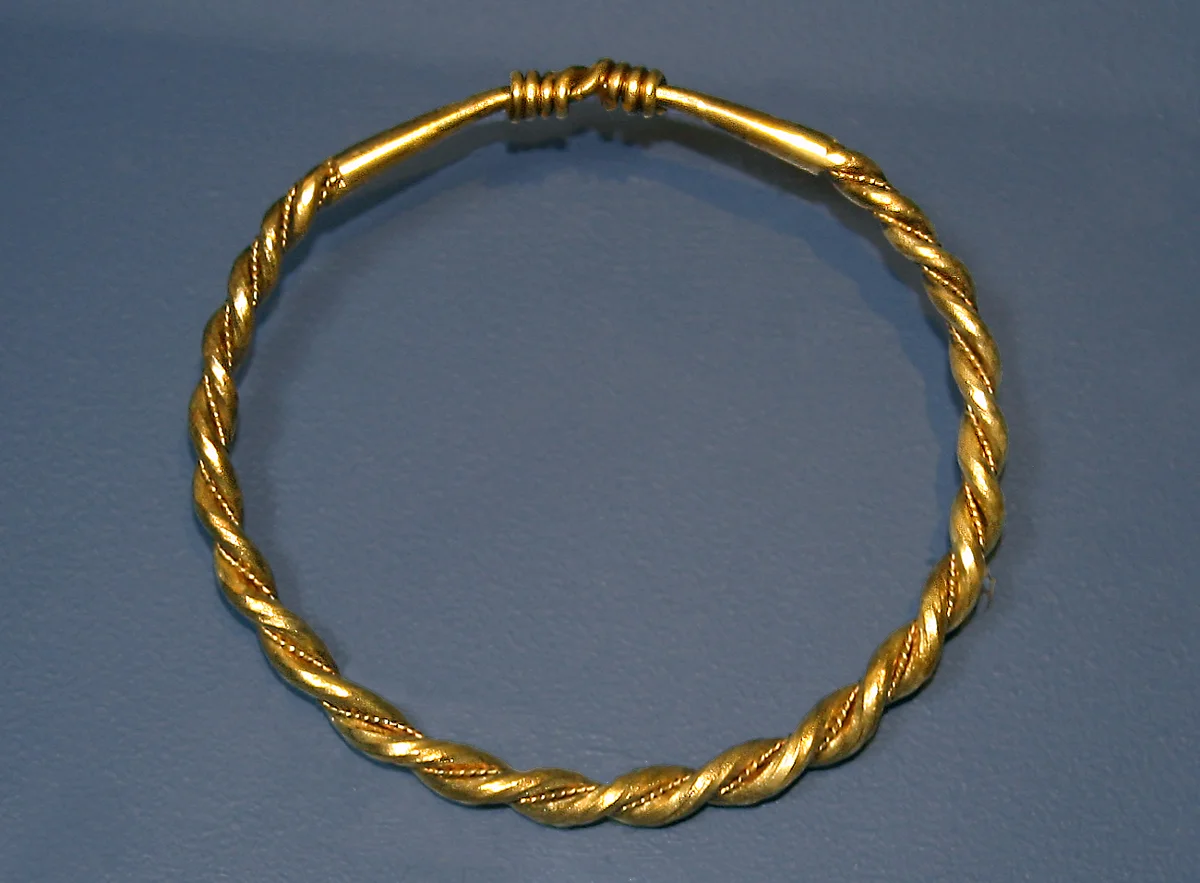 Aggersborg guldarmring stor.jpg